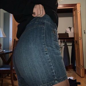 Adorable mid length jean shorts